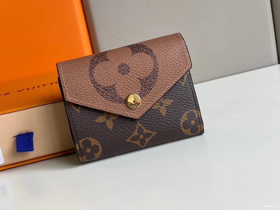 LOUIS ZOÉ WALLET VUITTON 0322